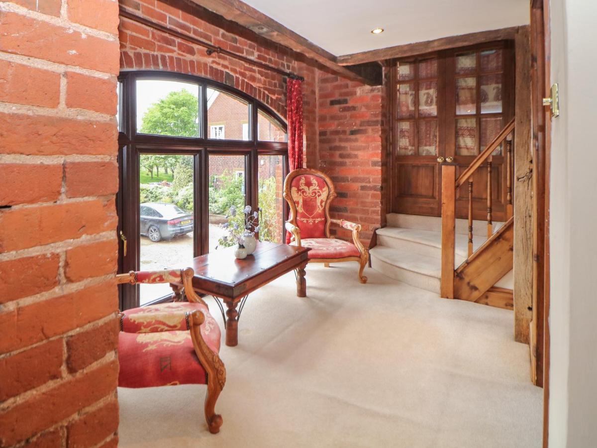The Haybarn Villa Lichfield Ngoại thất bức ảnh